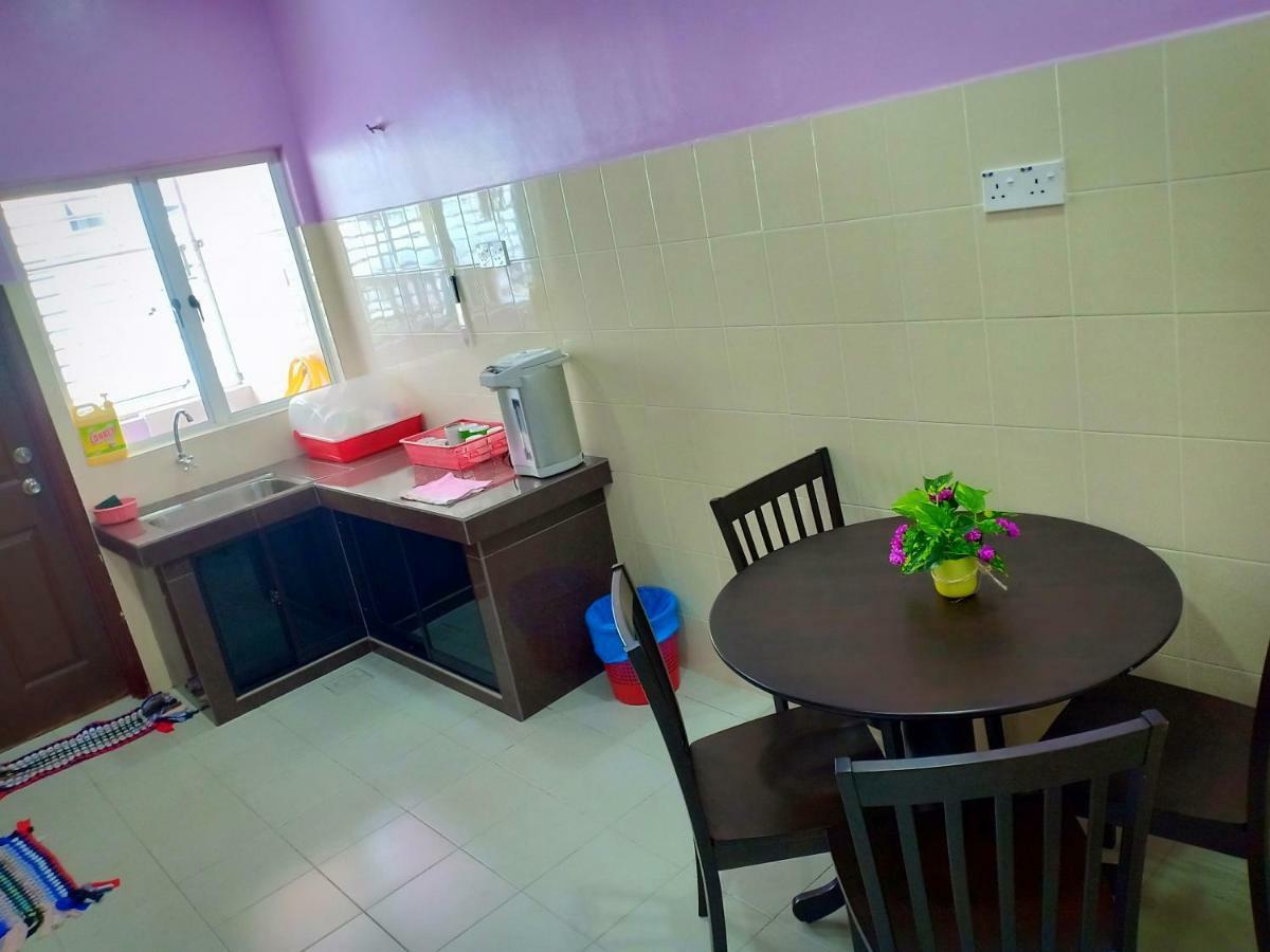 فيلا Purple Townhouse 3R2B Wifi سيكينتشان المظهر الخارجي الصورة