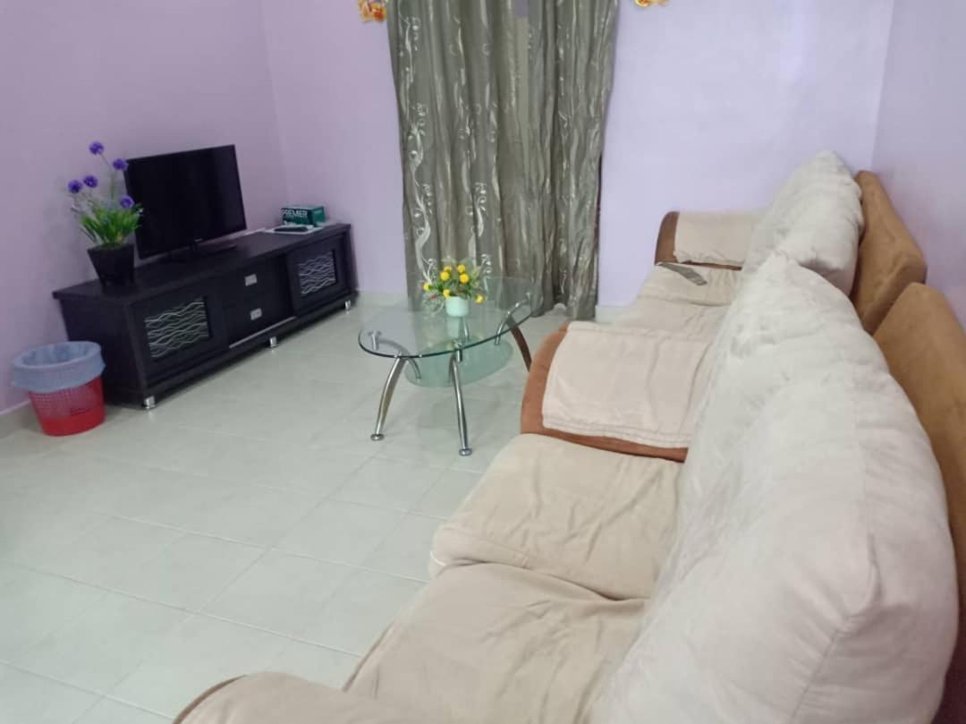 فيلا Purple Townhouse 3R2B Wifi سيكينتشان المظهر الخارجي الصورة